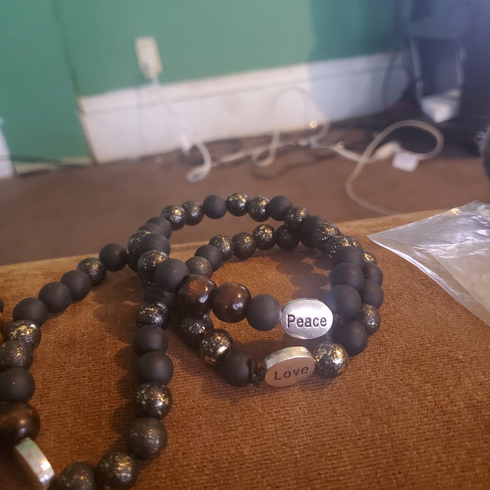 Jewelry - Picture 4 of 7